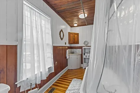 84 Richmond Road Hinesburg VT 05461