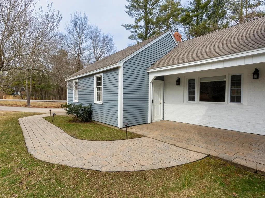 8 Falls Way Durham NH 03824