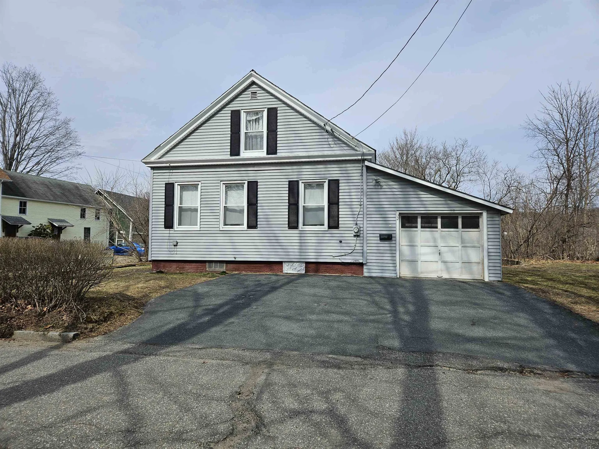 32 Wall Street Claremont NH 03743