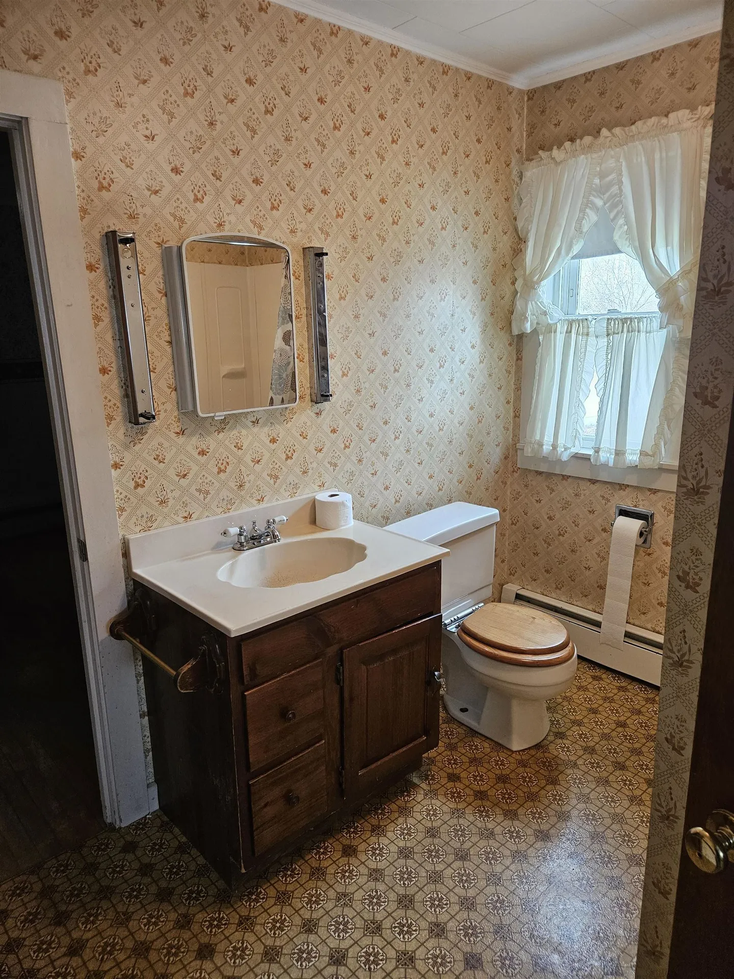 32 Wall Street Claremont NH 03743