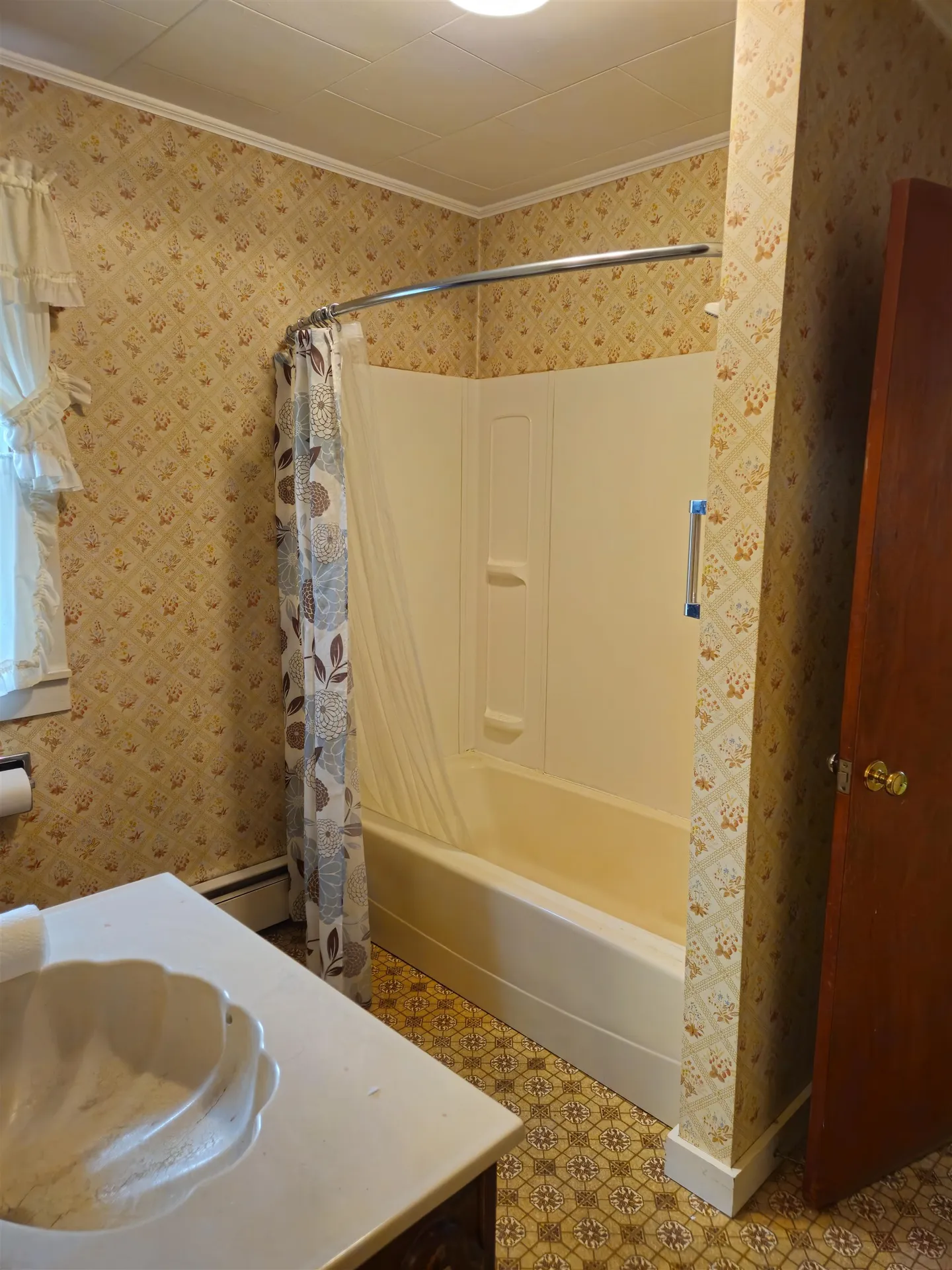 32 Wall Street Claremont NH 03743