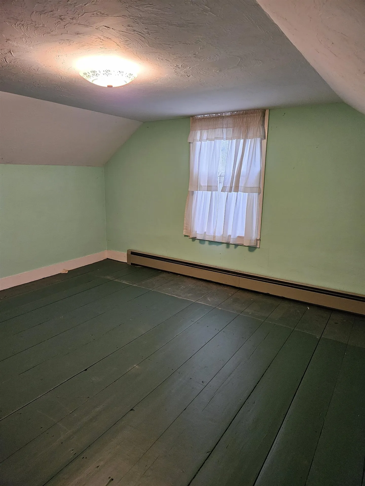 32 Wall Street Claremont NH 03743
