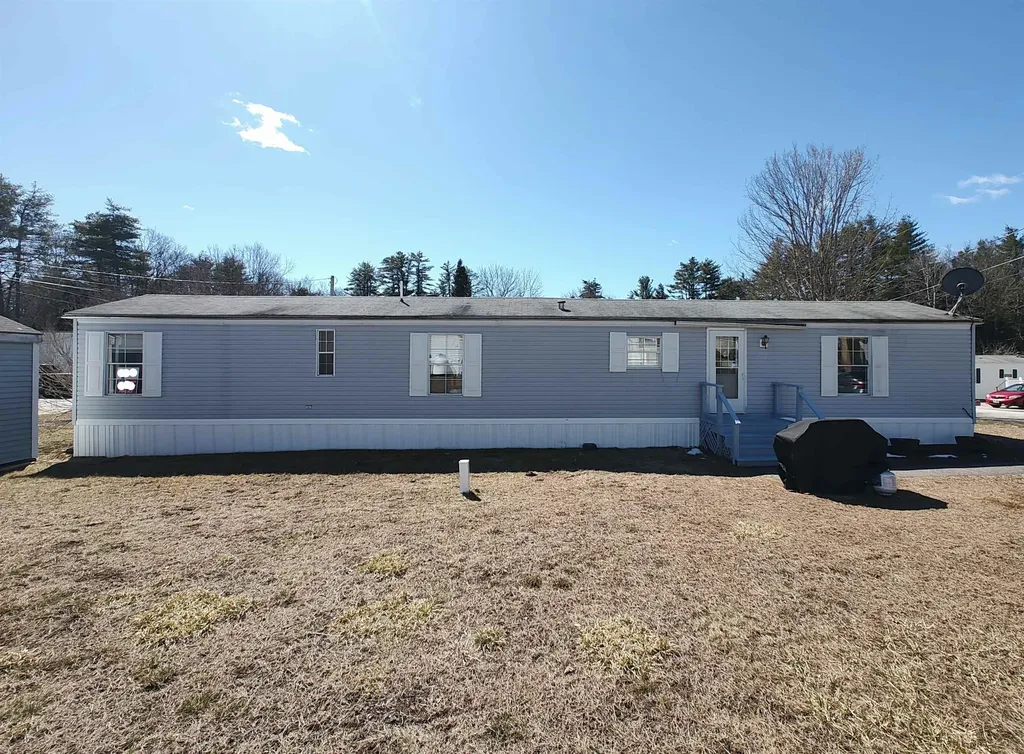 7 Brook Circle Loudon NH 03307