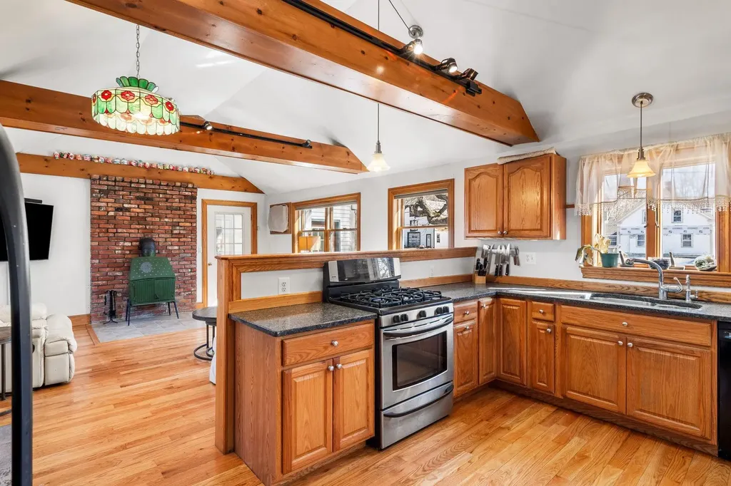 38 N. Main Street Newton NH 03858