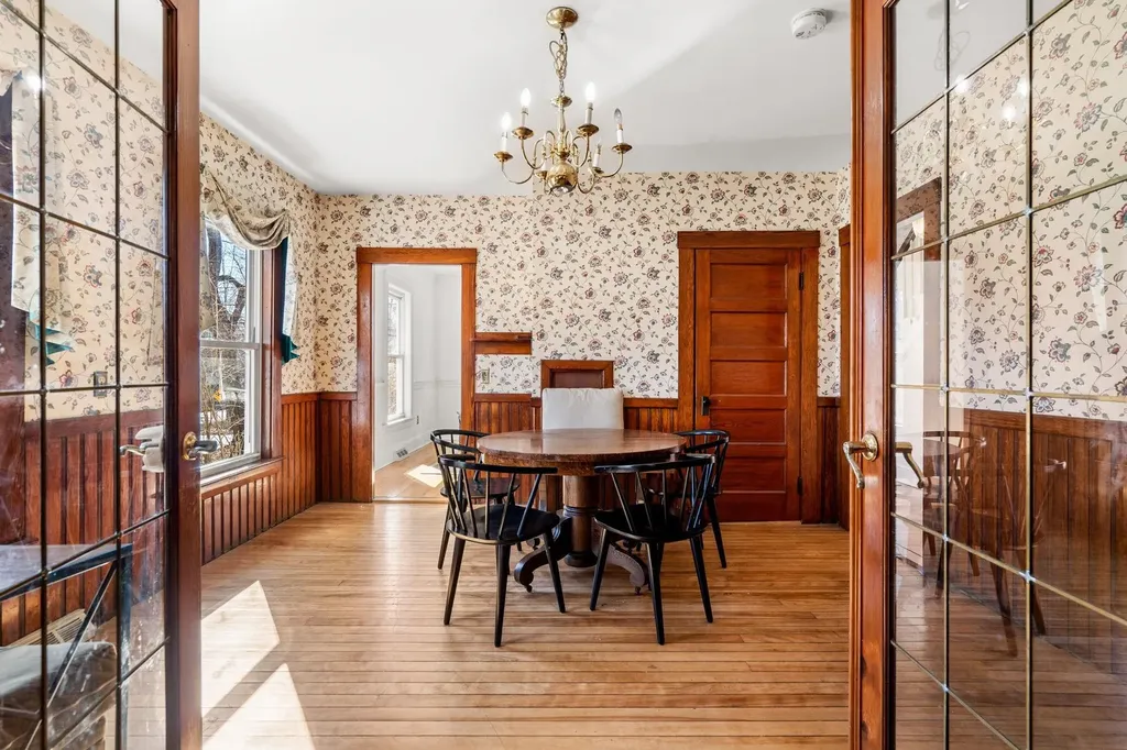38 N. Main Street Newton NH 03858
