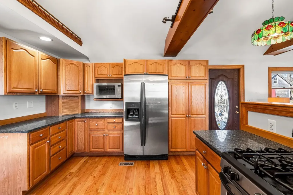 38 N. Main Street Newton NH 03858