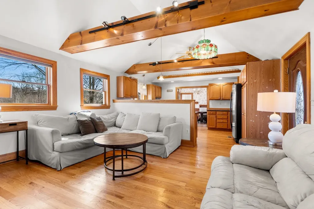 38 N. Main Street Newton NH 03858