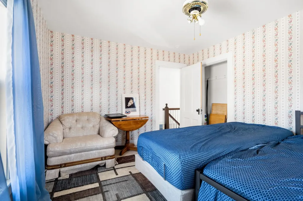38 N. Main Street Newton NH 03858