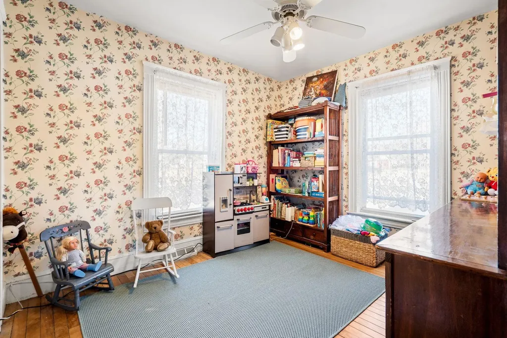 38 N. Main Street Newton NH 03858