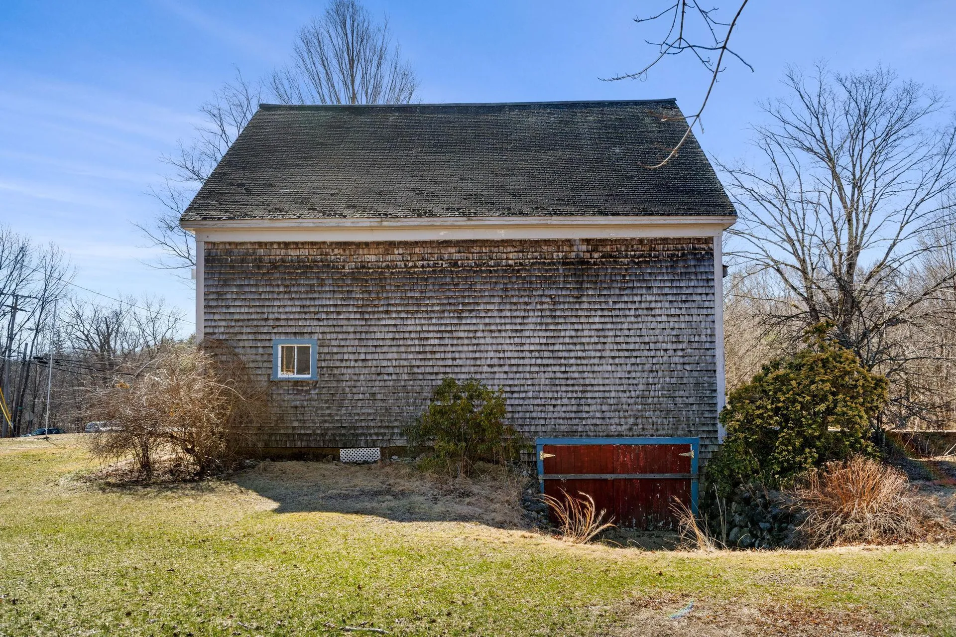 38 N. Main Street Newton NH 03858