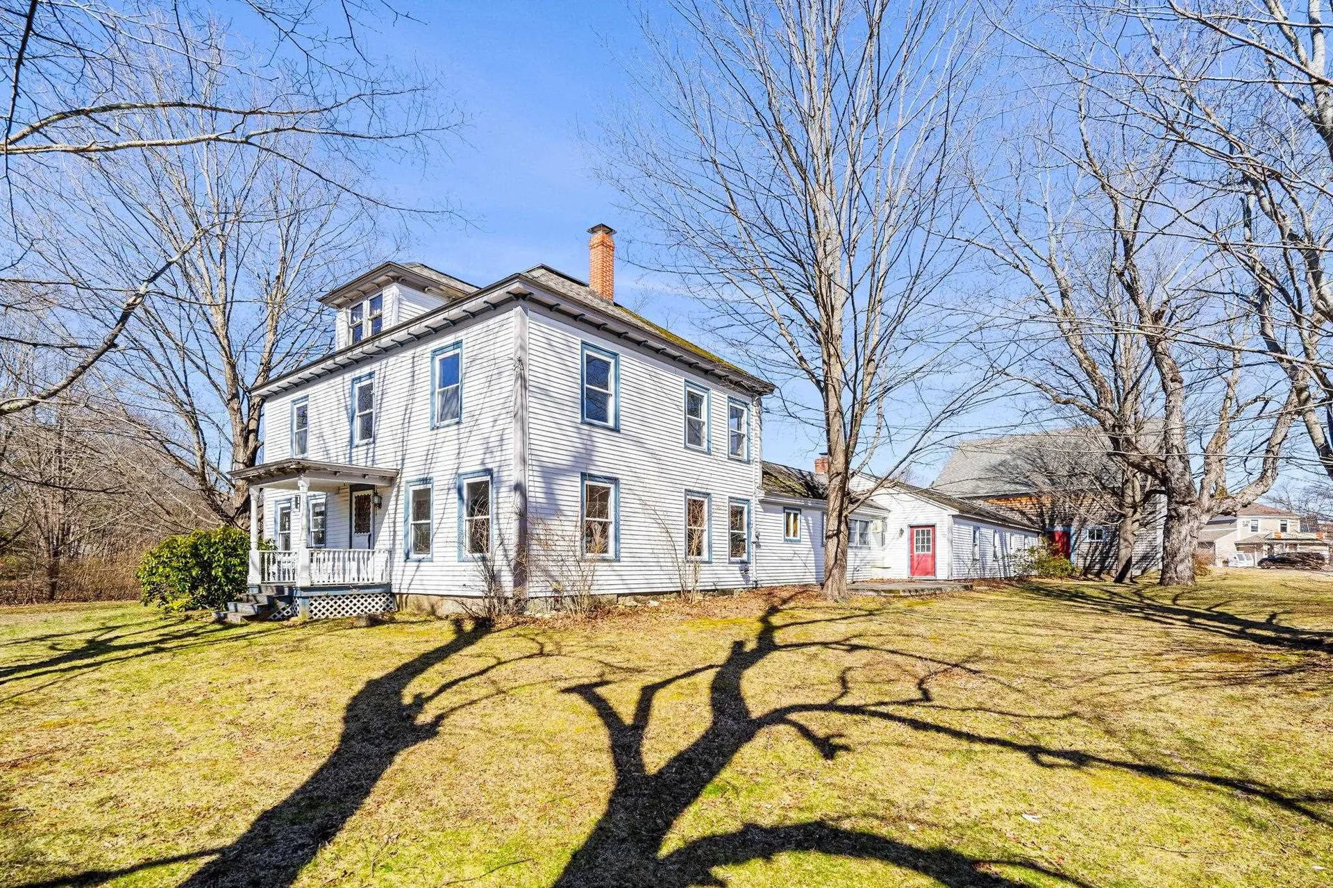 38 N. Main Street Newton NH 03858