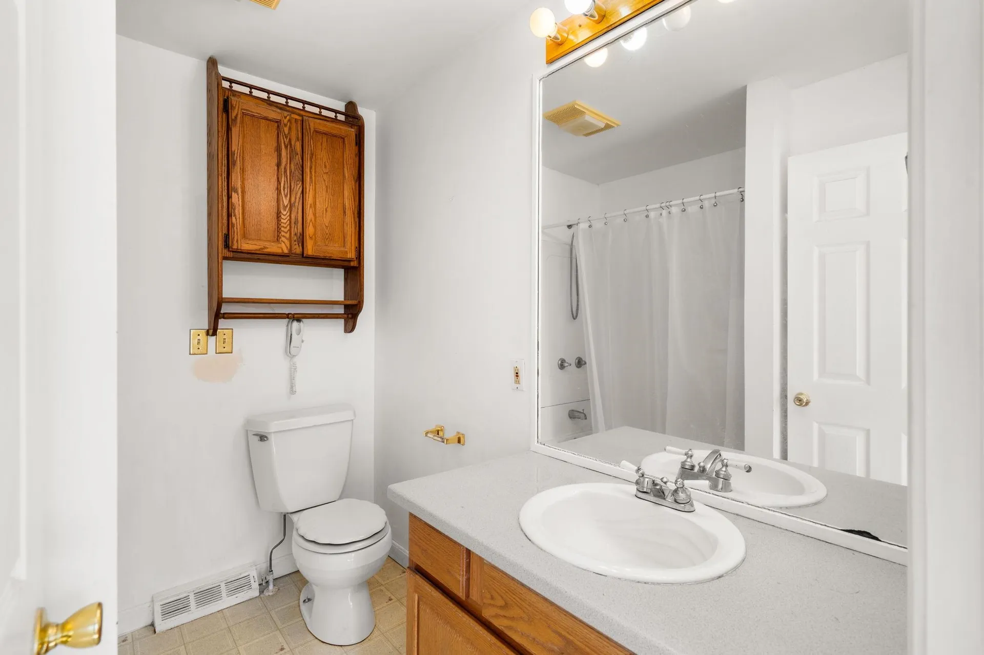 38 N. Main Street Newton NH 03858