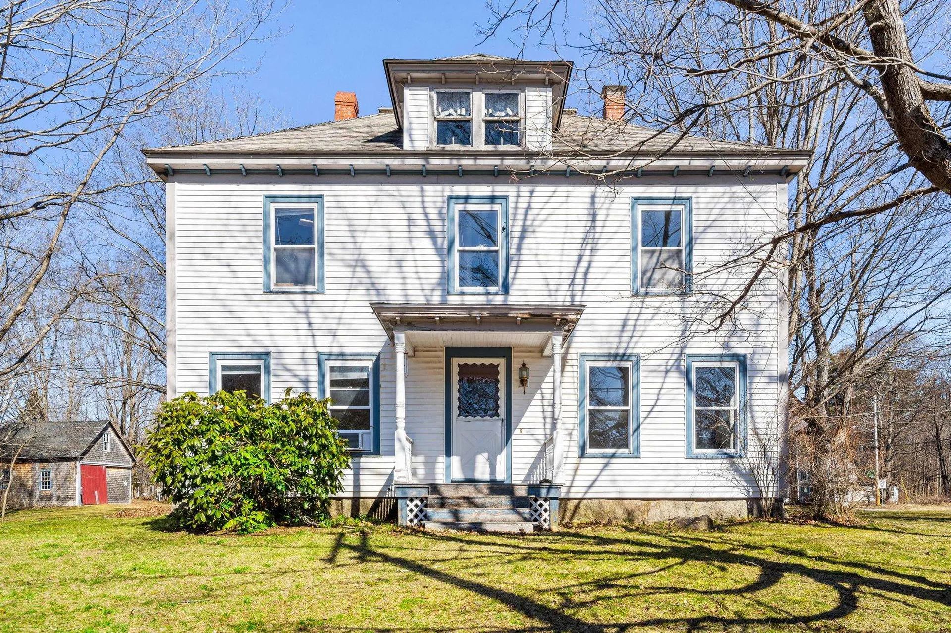 38 N. Main Street Newton NH 03858