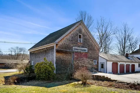 38 N. Main Street Newton NH 03858