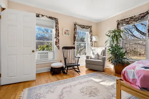 38 N. Main Street Newton NH 03858