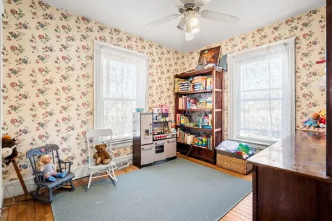 38 N. Main Street Newton NH 03858