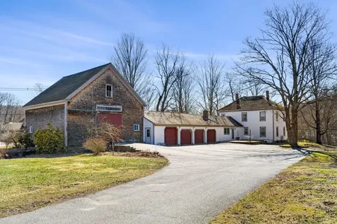 38 N. Main Street Newton NH 03858