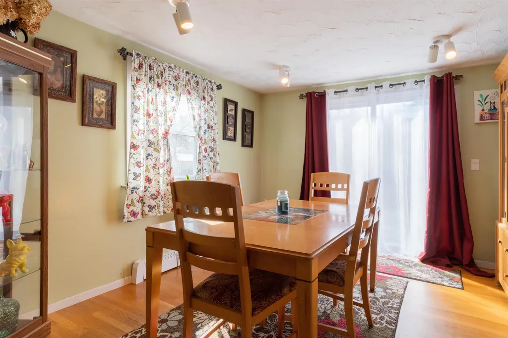 8 Edwards Street Salem NH 03079