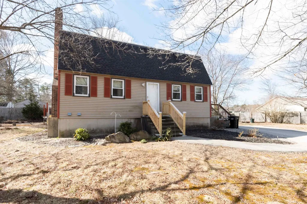 8 Edwards Street Salem NH 03079