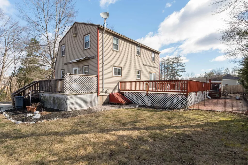 8 Edwards Street Salem NH 03079