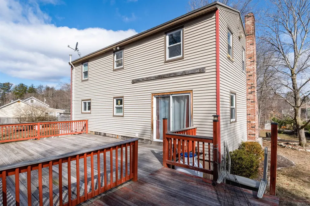 8 Edwards Street Salem NH 03079