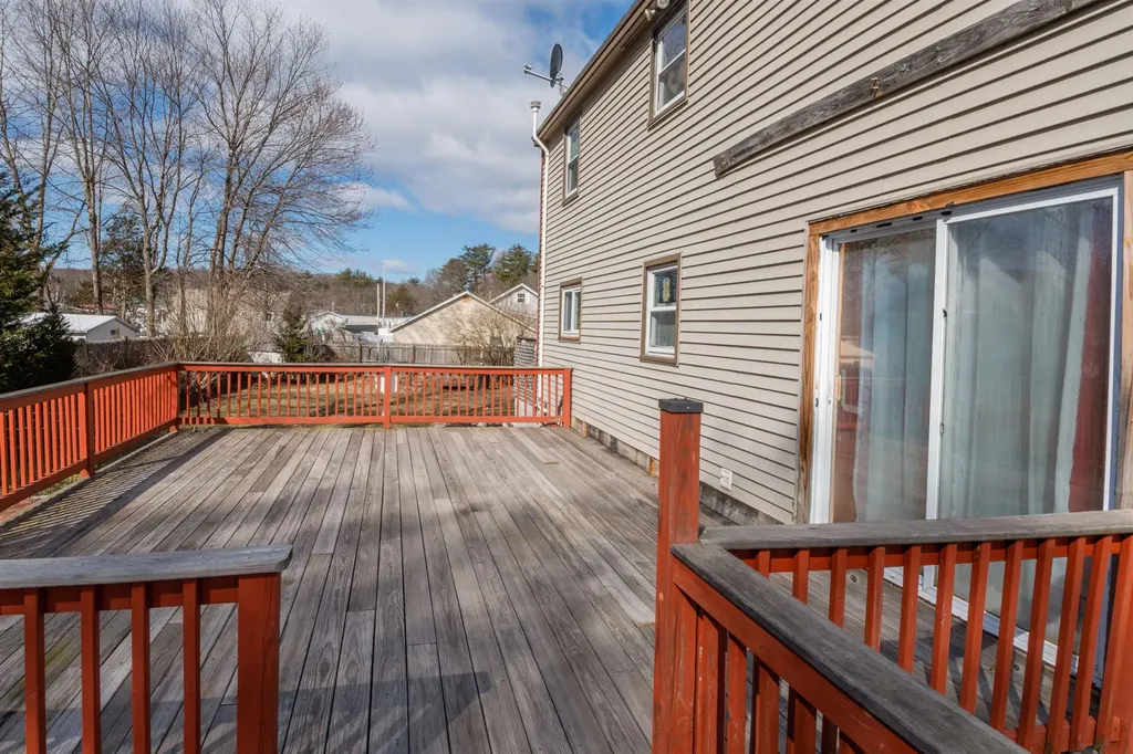 8 Edwards Street Salem NH 03079