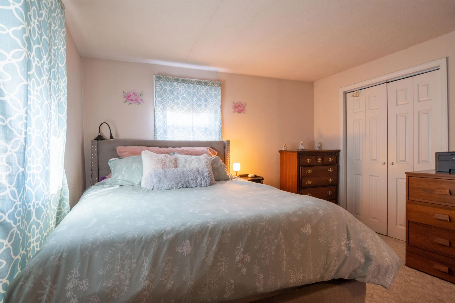 8 Edwards Street Salem NH 03079