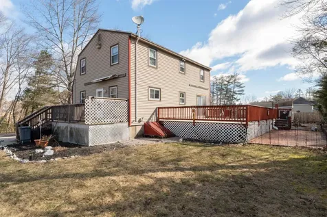 8 Edwards Street Salem NH 03079