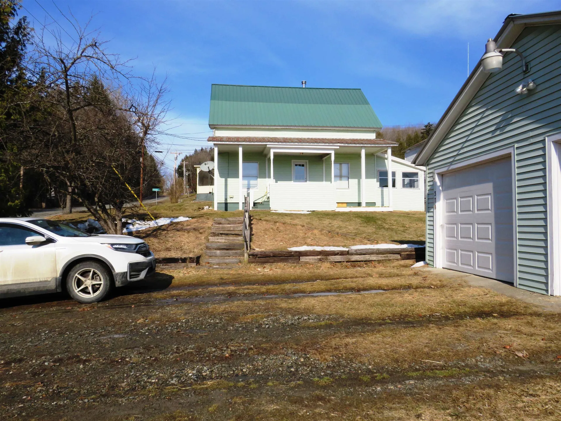370 N-main Street Hardwick VT 05843
