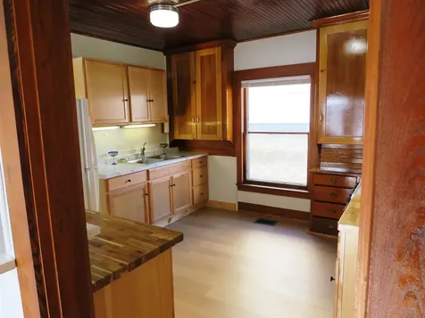 370 N-main Street Hardwick VT 05843