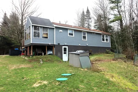 9 Moose Road Jefferson NH 03583