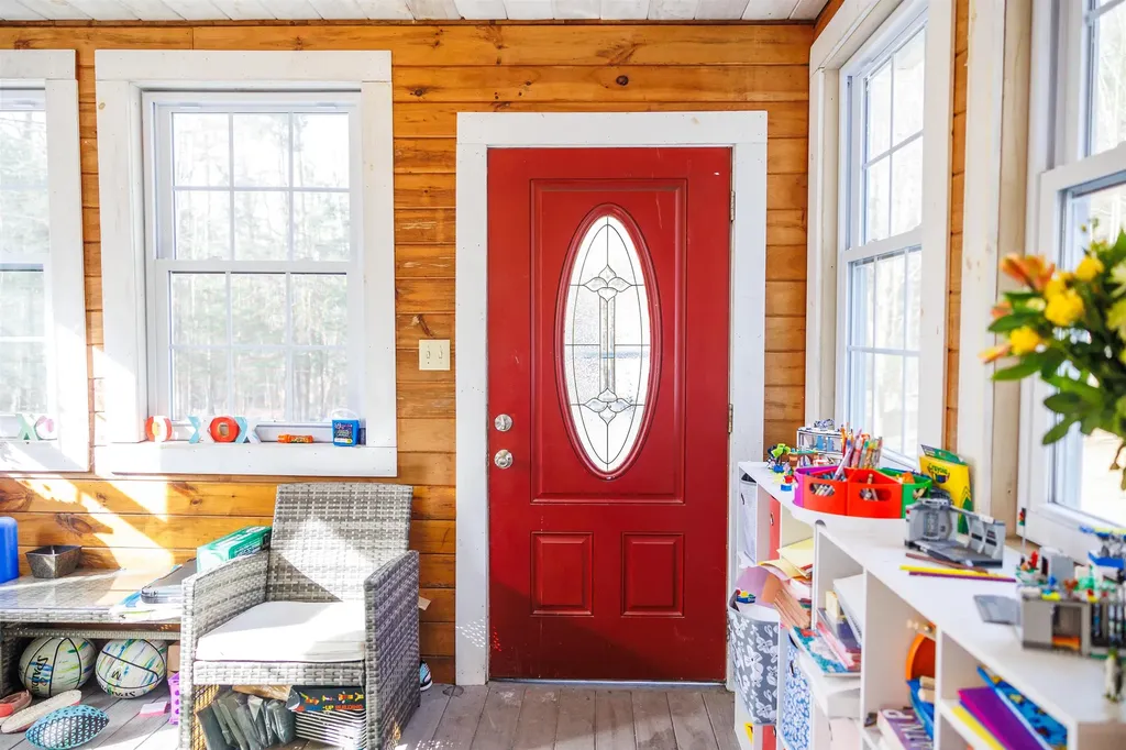 17 Woodland Drive Weare NH 03281