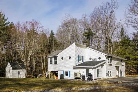 17 Woodland Drive Weare NH 03281