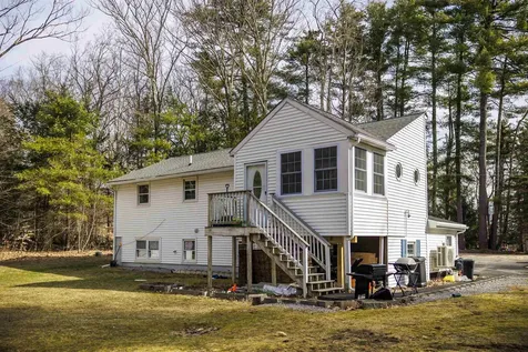 17 Woodland Drive Weare NH 03281