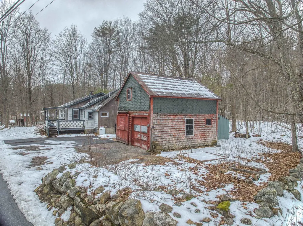 3 Grady Hill Road Goffstown NH 03045
