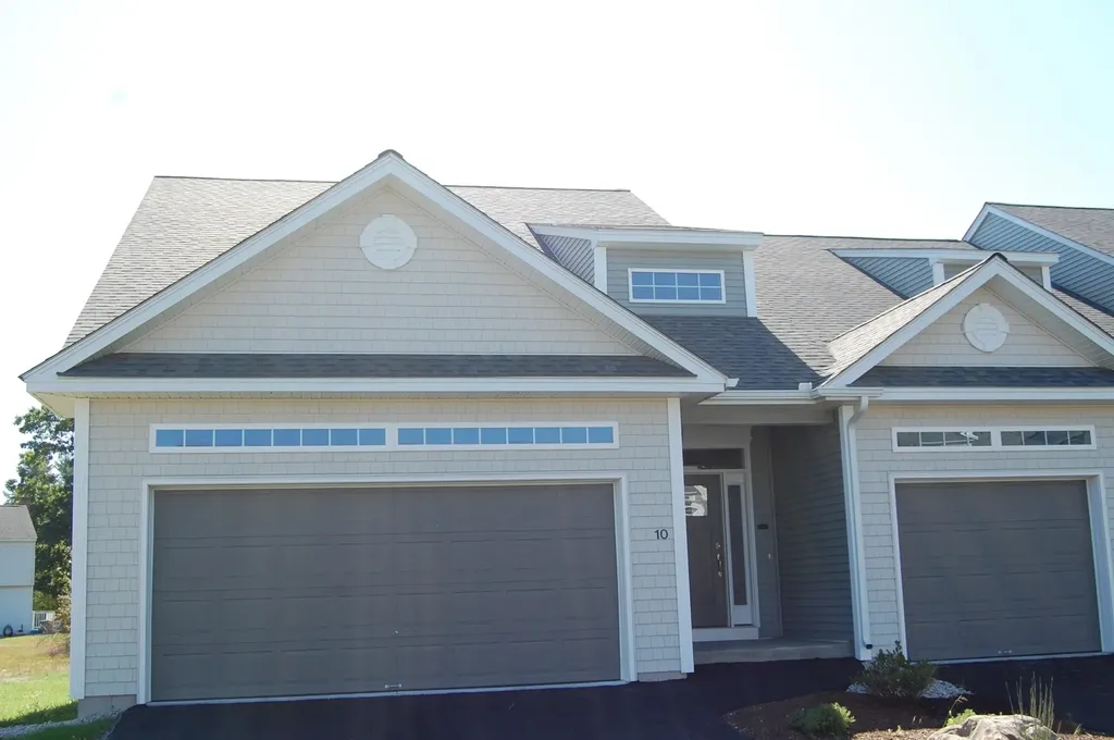 10 Sheffield Way Londonderry NH 03053