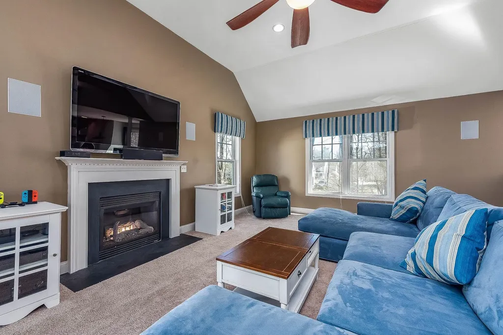 19 Lucy Court Dover NH 03820
