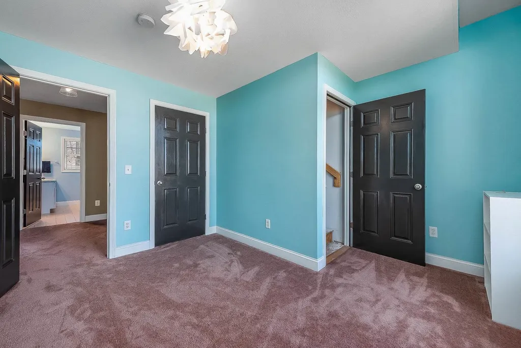 19 Lucy Court Dover NH 03820