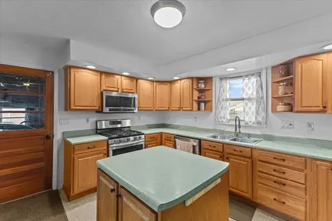 44 James Avenue Burlington VT 05408