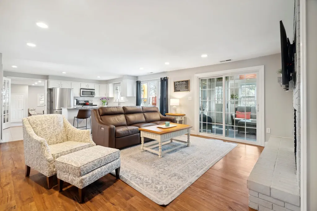 8 Roblin Road Bedford NH 03110