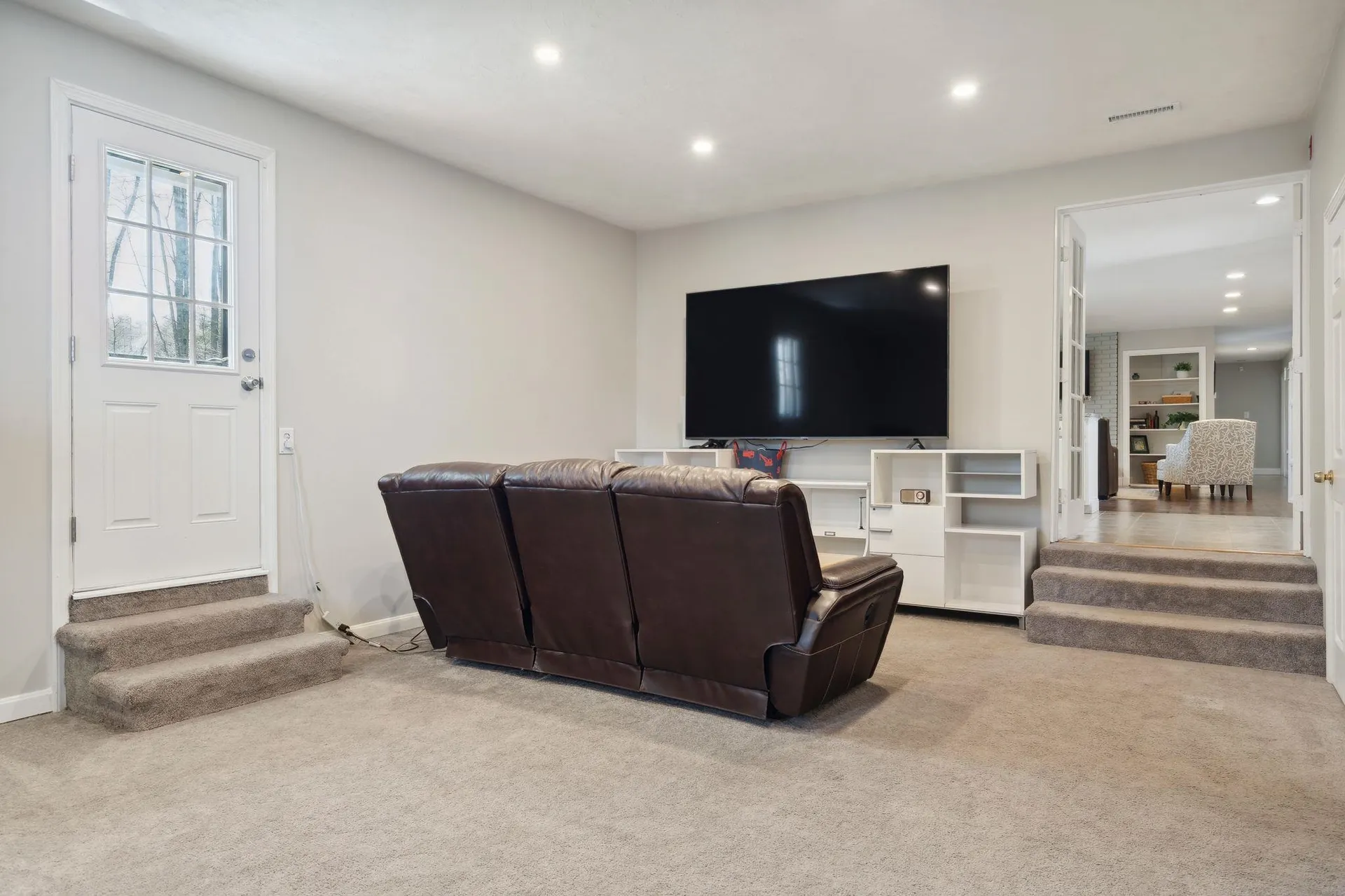8 Roblin Road Bedford NH 03110
