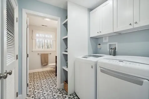 8 Roblin Road Bedford NH 03110