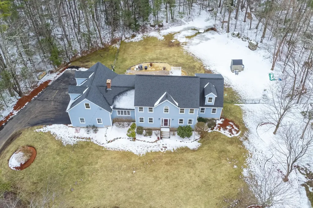 22 Hillside Drive Brookline NH 03033