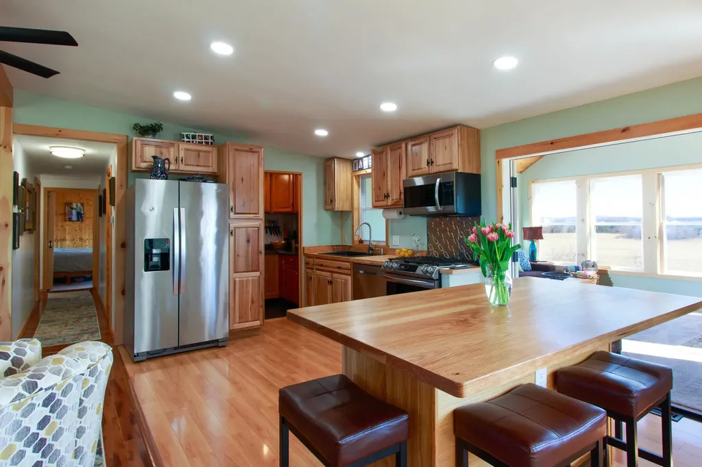 4 Tebeau Terrace Grand Isle VT 05458