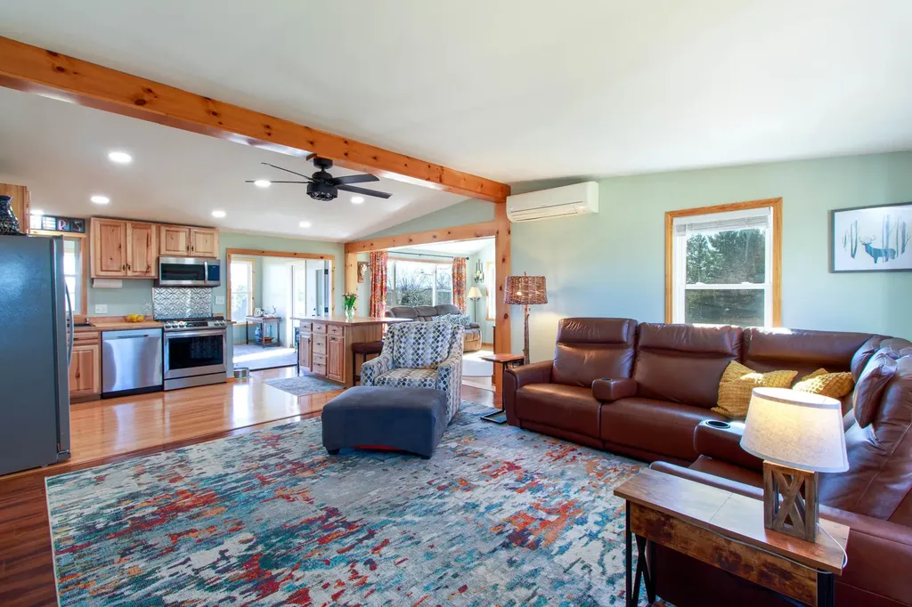 4 Tebeau Terrace Grand Isle VT 05458
