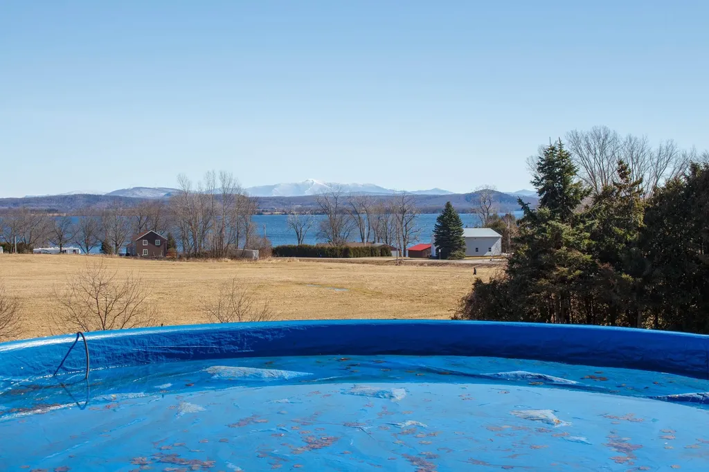 4 Tebeau Terrace Grand Isle VT 05458