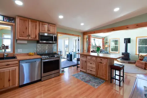4 Tebeau Terrace Grand Isle VT 05458