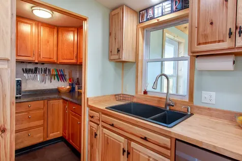 4 Tebeau Terrace Grand Isle VT 05458