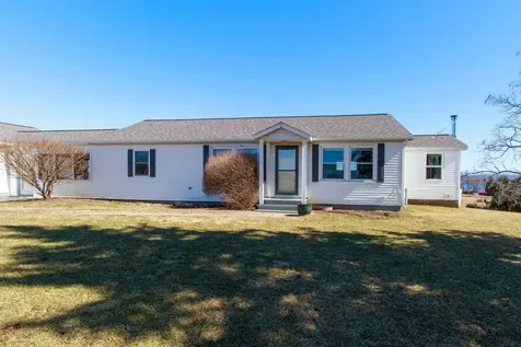 4 Tebeau Terrace Grand Isle VT 05458