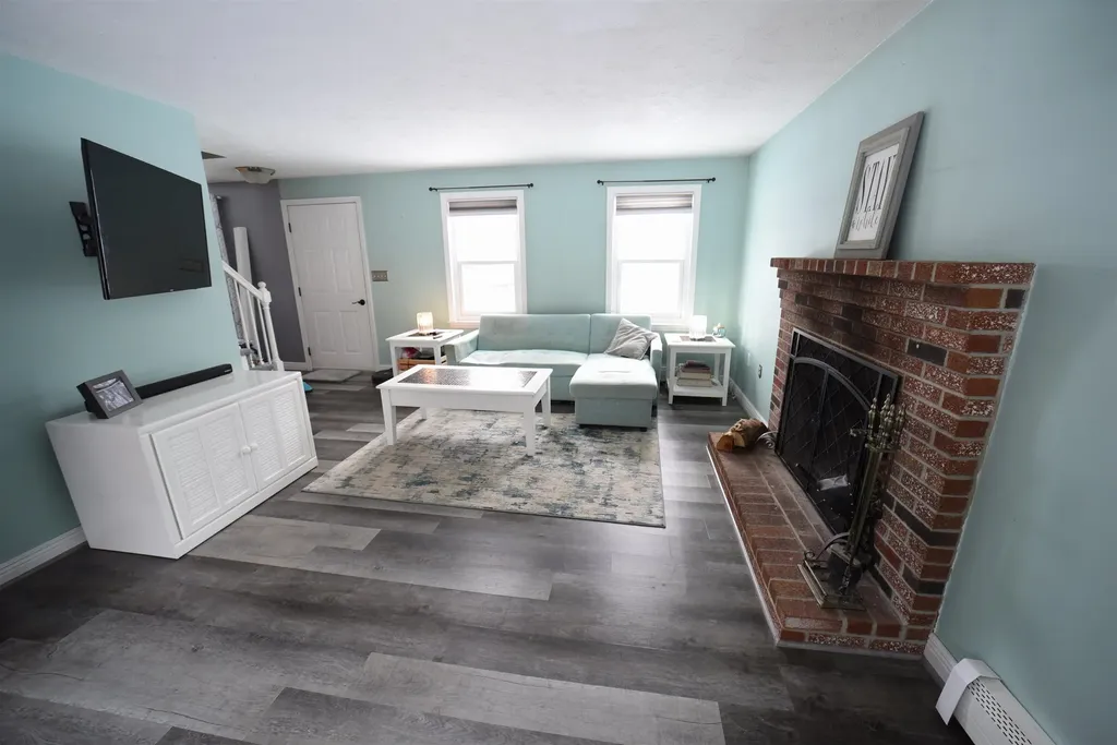 16 Pasture Drive Franklin NH 03235